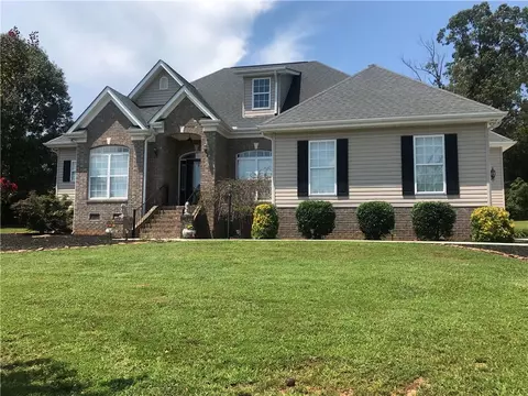 204 Silver Ridge Dr, Central, SC 29630 photo 1