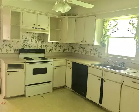 129 Davis St, Williamston, SC 29697 photo 4