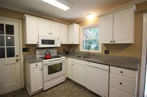 223 Heather Dr, Central, SC 29630 photo 4