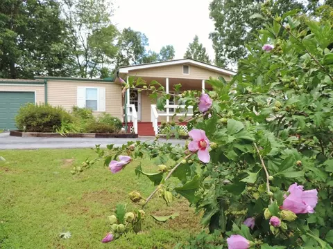 1090 Santee Dr, Walhalla, SC 29691 photo 1