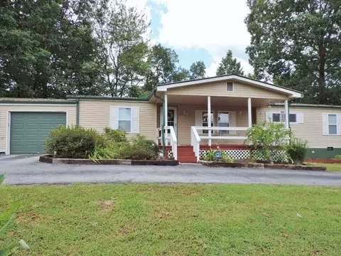 1090 Santee Dr, Walhalla, SC 29691 photo 4