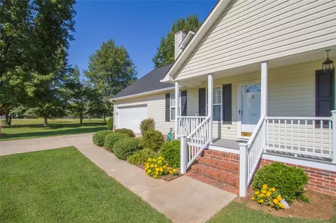 107 Crompton Dr, Pelzer, SC 29669 photo 5