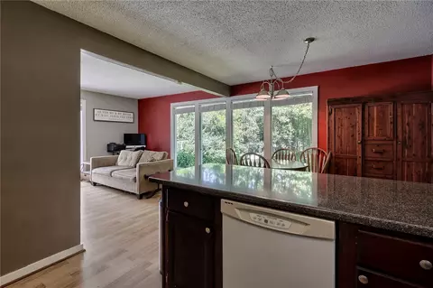 512 Kay Dr, Easley, SC 29640 photo 9