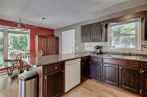 512 Kay Dr, Easley, SC 29640 photo 8