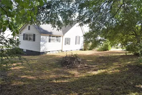 3 Allen St, Pelzer, SC 29669 photo 7