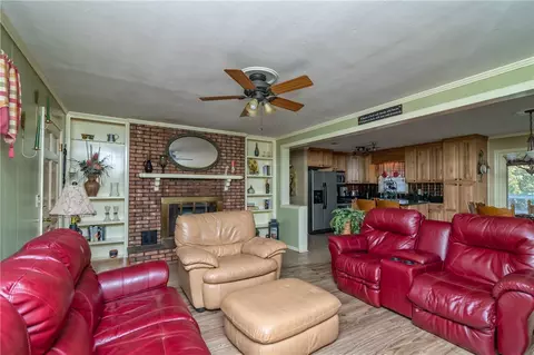 186 L Pelfrey Rd, Walhalla, SC 29691 photo 4