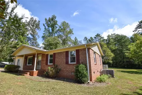 705 Longforest Dr, Seneca, SC 29672 photo 1