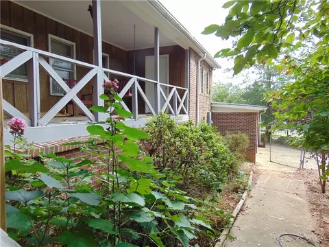115 Crest Dr, Easley, SC 29640 photo 13
