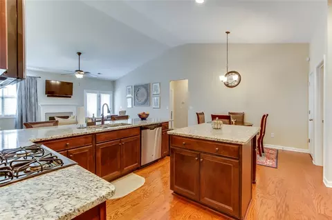 306 Reading Ct, Easley, SC 29642 photo 12