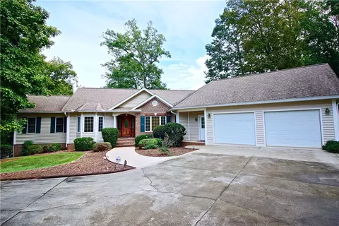 425 E Lakeside Dr, Seneca, SC 29672 photo 32
