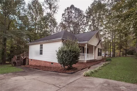 102 Logan Ln, Easley, SC 29640 photo 3