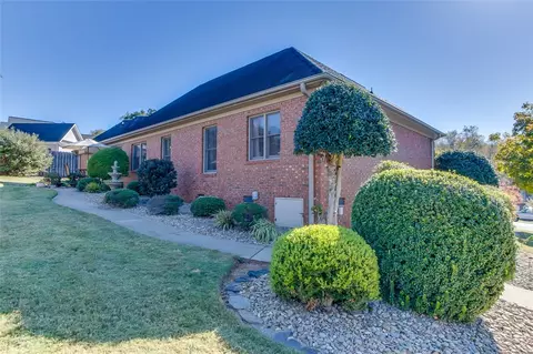 101 Commons Dr, Easley, SC 29642 photo 42