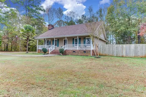 13 Byron St, Williamston, SC 29697 photo 3