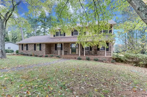 1401 Stonehurst Dr, Anderson, SC 29621 photo 3