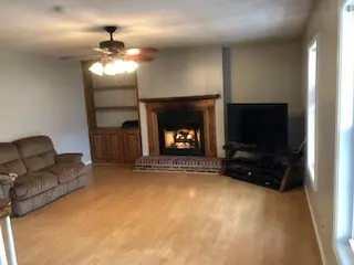 114 Crompton Dr, Pelzer, SC 29669 photo 4