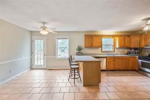114 Crompton Dr, Pelzer, SC 29669 photo 9
