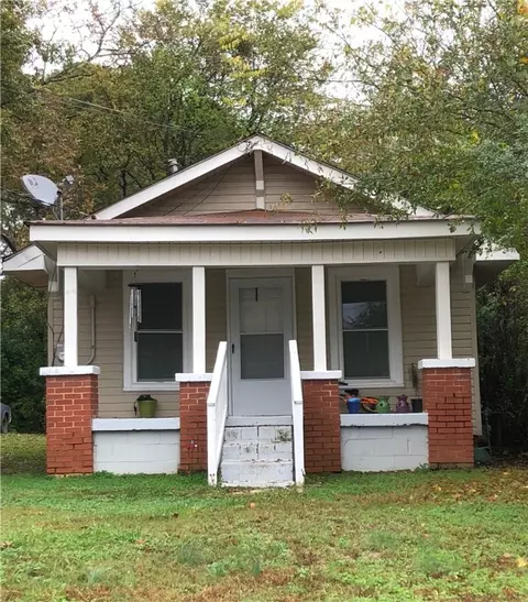 311 Pine St, Seneca, SC 29678 photo 1