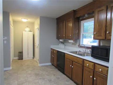120 Creek Dr, Easley, SC 29642 photo 3