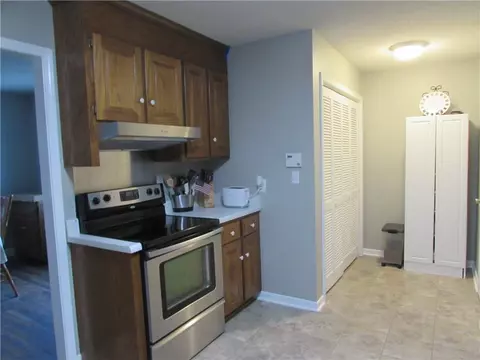 120 Creek Dr, Easley, SC 29642 photo 2
