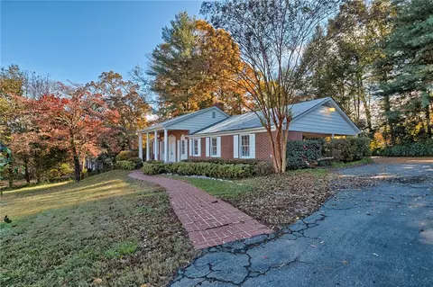 104 Nancy Dr, Easley, SC 29641 photo 3