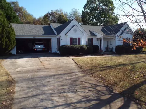 326 Weeping Willow Dr, Seneca, SC 29672 photo 2