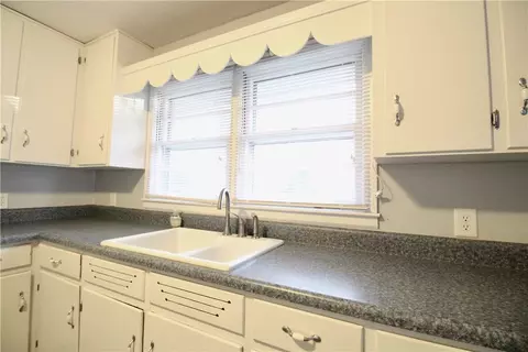 521 E Main St, Pendleton, SC 29670 photo 10