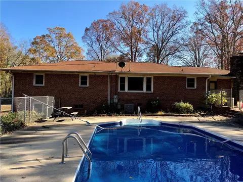 130 Mccoy Dr, Starr, SC 29684 photo 4