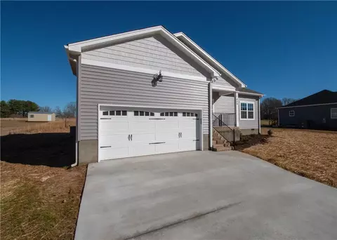 409 Addison Cir, Pelzer, SC 29669 photo 11
