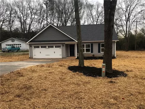 205 Longview Dr, Williamston, SC 29697 photo 1