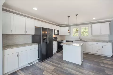 312 W Hampton Ave, Honea Path, SC 29654 photo 6
