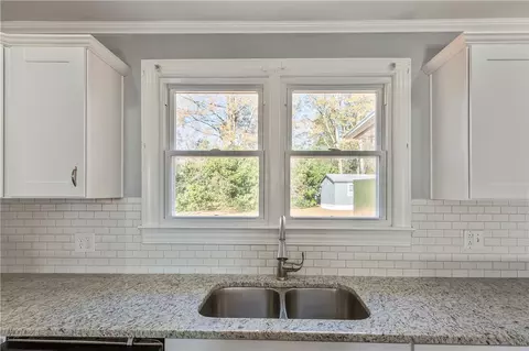 312 W Hampton Ave, Honea Path, SC 29654 photo 10