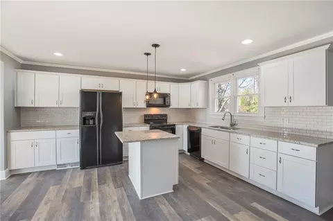 312 W Hampton Ave, Honea Path, SC 29654 photo 8