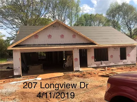207 Longview Dr, Williamston, SC 29697 photo 2
