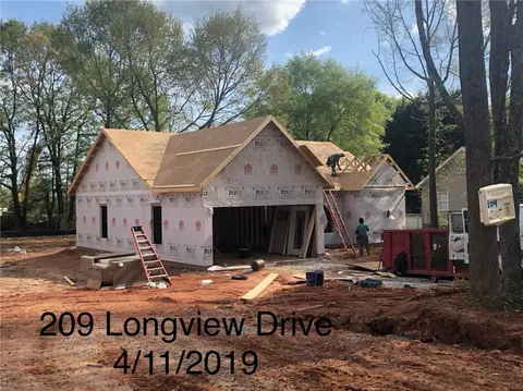 209 Longview Dr, Williamston, SC 29697 photo 2