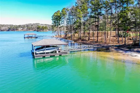 415 E Waterside Dr, Seneca, SC 29672 photo 3