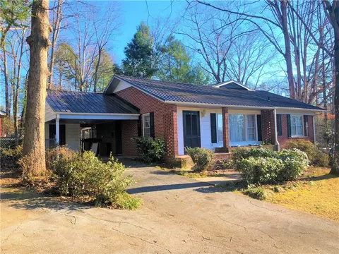402 Playground Rd, Walhalla, SC 29691 photo 2