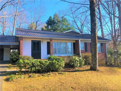 402 Playground Rd, Walhalla, SC 29691 photo 4