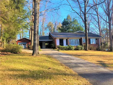 402 Playground Rd, Walhalla, SC 29691 photo 1