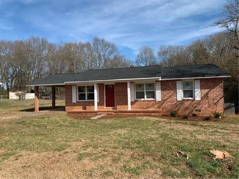 1301 Oak Dr, Pendleton, SC 29670 photo 1