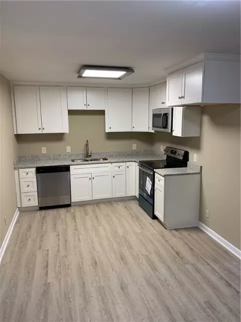 1301 Oak Dr, Pendleton, SC 29670 photo 2