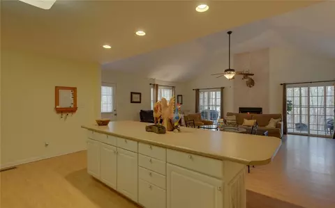 319 Shawnee Trl, Toccoa, GA 30577 photo 10