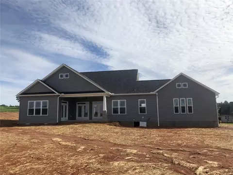 1310 Falcons Dr, Walhalla, SC 29691 photo 2