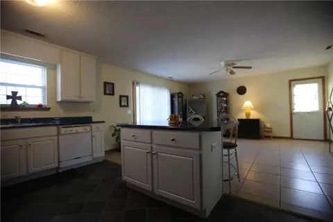 1517 Old Central Rd, Central, SC 29630 photo 8
