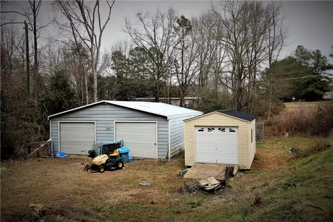 1517 Old Central Rd, Central, SC 29630 photo 13