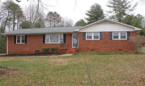322 Summit Dr, Liberty, SC 29657 photo 1