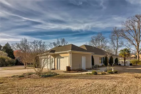 103 Pine Ridge Dr, Easley, SC 29642 photo 33