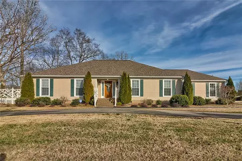 103 Pine Ridge Dr, Easley, SC 29642 photo 1