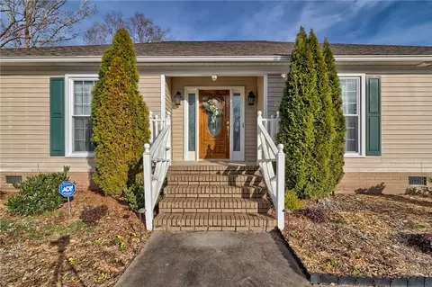 103 Pine Ridge Dr, Easley, SC 29642 photo 3