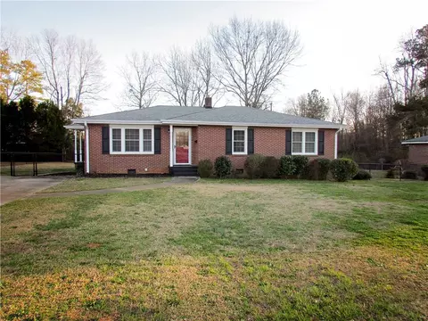 609 W Greer St, Honea Path, SC 29654 photo 1