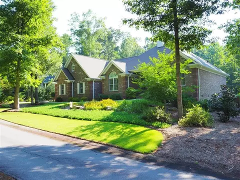 1424 Stillwater Dr, Seneca, SC 29672 photo 2